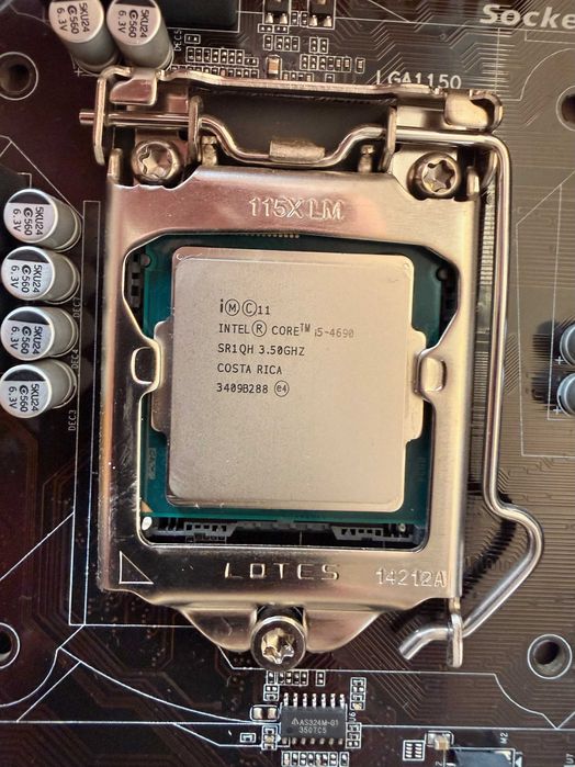 Placa de baza Gigabyte, procesor Intel i5 si 16 GB Ram