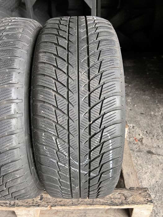 2 anvelope iarna 225/55/17 , Bridgestone , RunFlat , DOT 2022 !