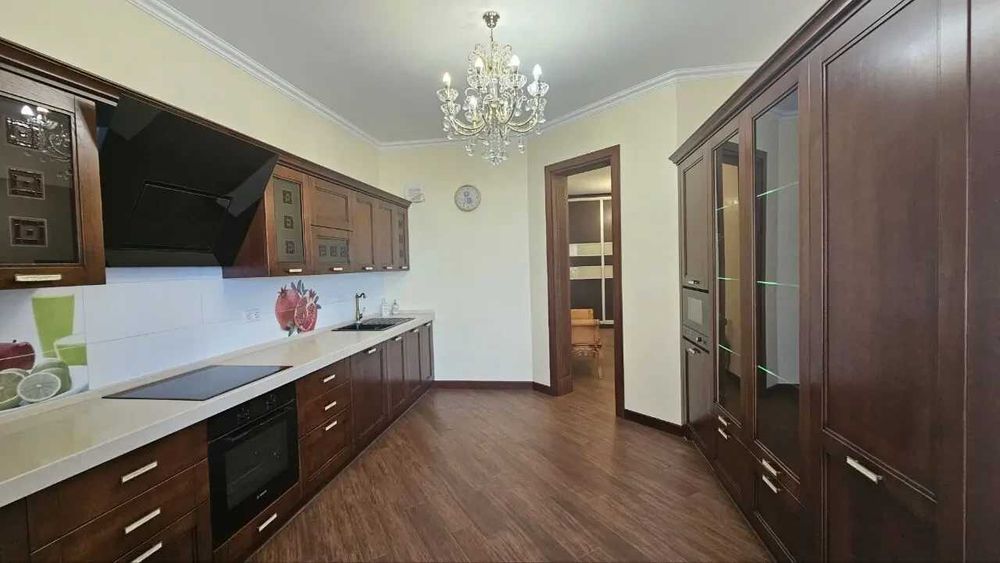 Дава се под наем Двустаен апартамент в София, Център - 56 кв.м за 459 € - Снимка #2