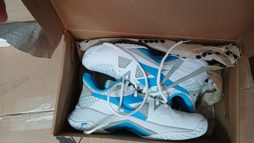 Кроссовки, новые белые 38 размер