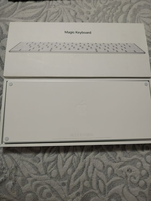 Tastatura Apple (Bluetooth)