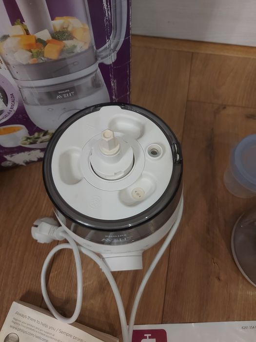 Уред за бебешки пюрета , готвене на пара Philips Avent 4в1