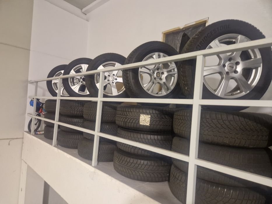 De vânzare roti de iarna 5x112 235 60 R 18 4 seturi și 235 65 R 17