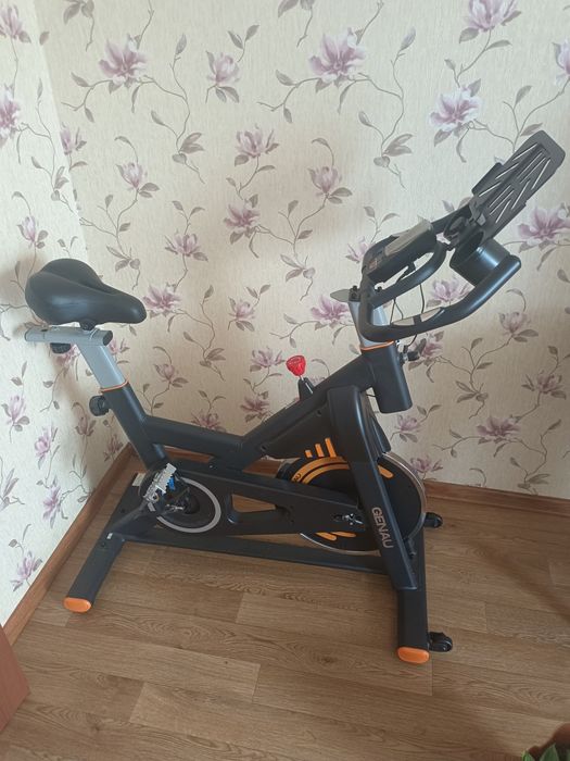 Пррдаю велотренажер