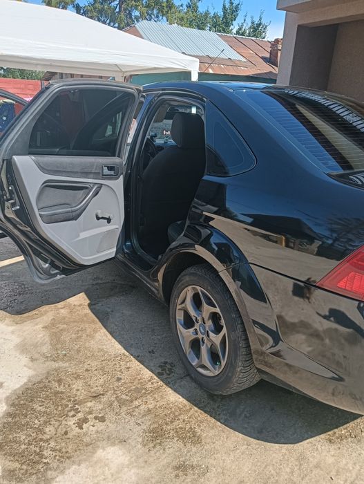 FORD Focus 2010 — imagine 2
