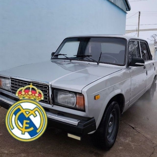 Vaz 2107 sotiladi
