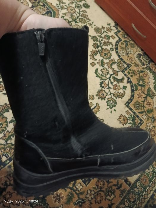 Продам зимние сапоги