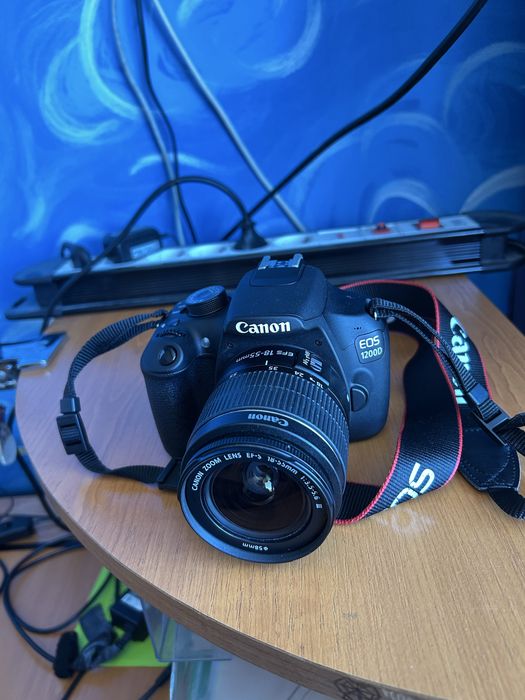 Canon EOS 1200D  ca nou, stare impecabilă