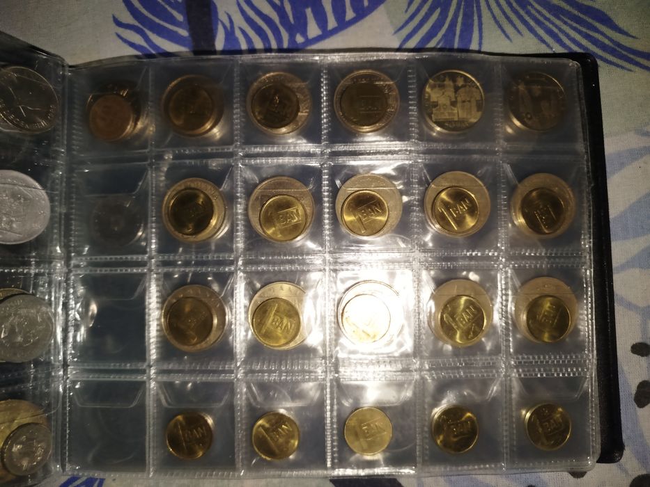 Vând colectia de monede clasor monede romanesti