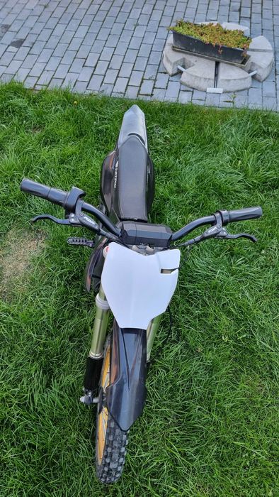 Vand moto cross electric