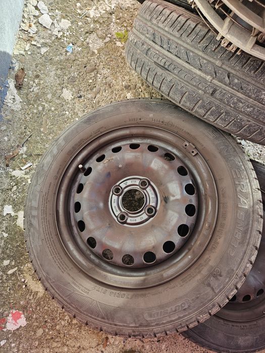 Set roti tabla cu anvelope vara  R14 originale VW UP skoda Citigo Seat