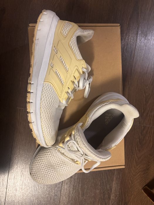 Кросовки adidas размер 36, по стельки 22 см