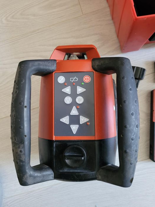 Vând laser rotativ Hilti PR 25