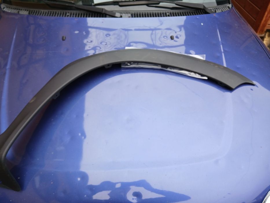 Пластмасови вежди за дачия  Duster