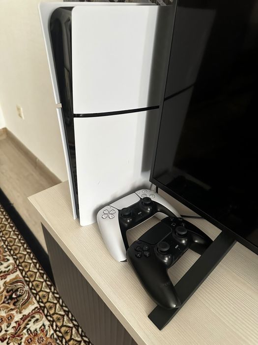 PlayStation Slim 1 TB в идеальном состояний