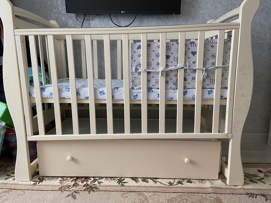 продам манеж в хорошем состояний