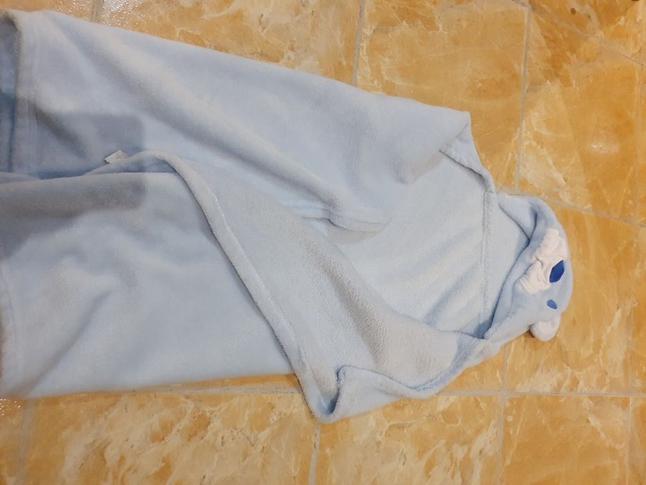 Pătură cu gluga albastra