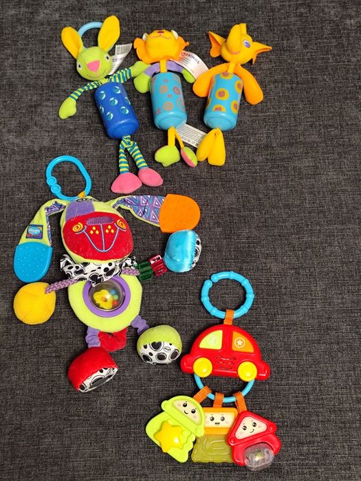 Игрушки развивающие и музыкальные малышам 0+.