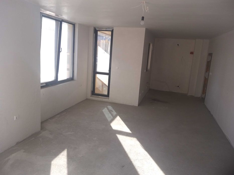 Продава се Тристаен апартамент в Пловдив, Център - 132 кв.м за 1235 €/кв.м - Снимка #1