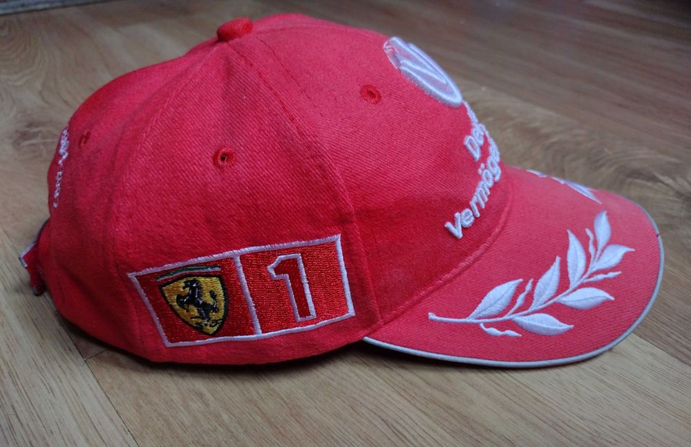 F1 Scuderia Ferrari / Michael Schumacher - шапка с козирка на Формула 1