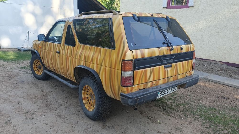 Внедорожник Nissan Terrano 1