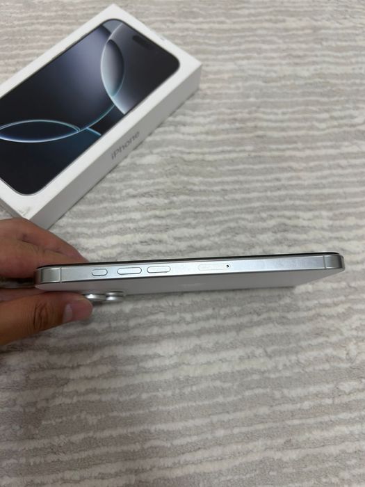 Продам iphone 16 pro max 512gb