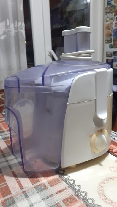 Сокоизстисквачка Филипс в пълна изправност.