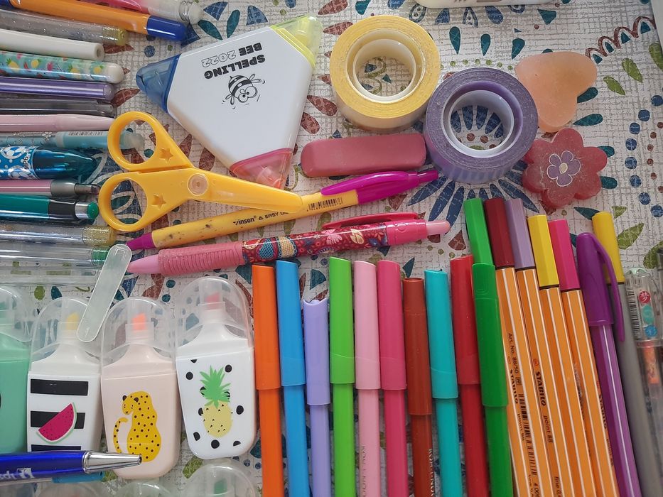 Лот от канцеларски пособия