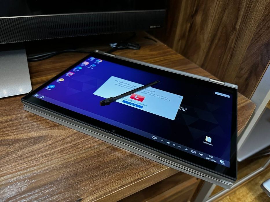 LENOVO YOGA L13

13.3” FullHD IPS Touchscreen 
CORE i5-10310U
8GB / 25