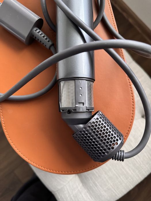 Dyson airwrap първо поколение