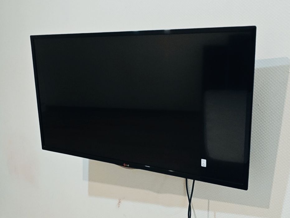 Продам телевизор LG 42 диагонали