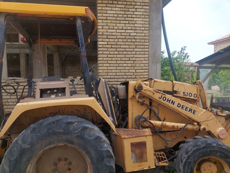 продается погрузчик экскаватор