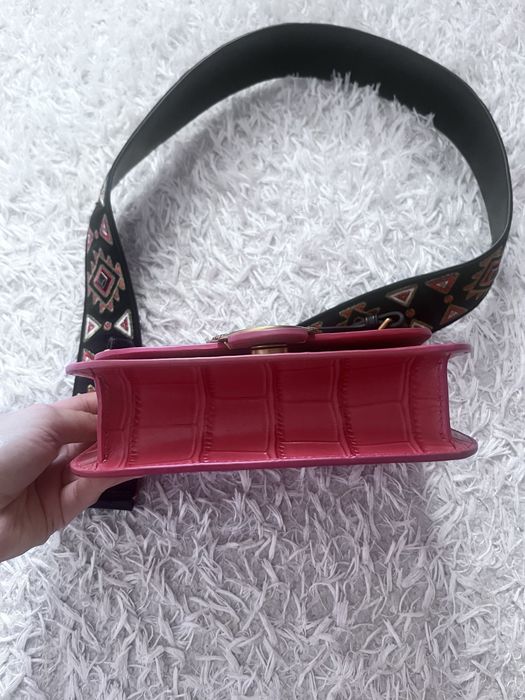 Чанта Pinko естествена кожа