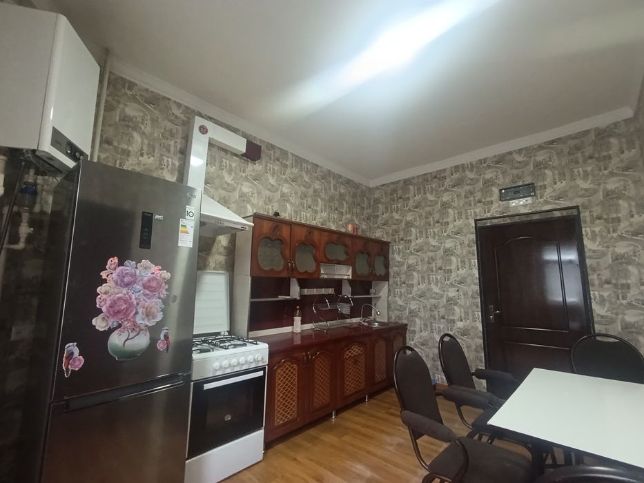 Фарғона шаҳар ҳокимлиги ёнида хонадон ижарага берилади