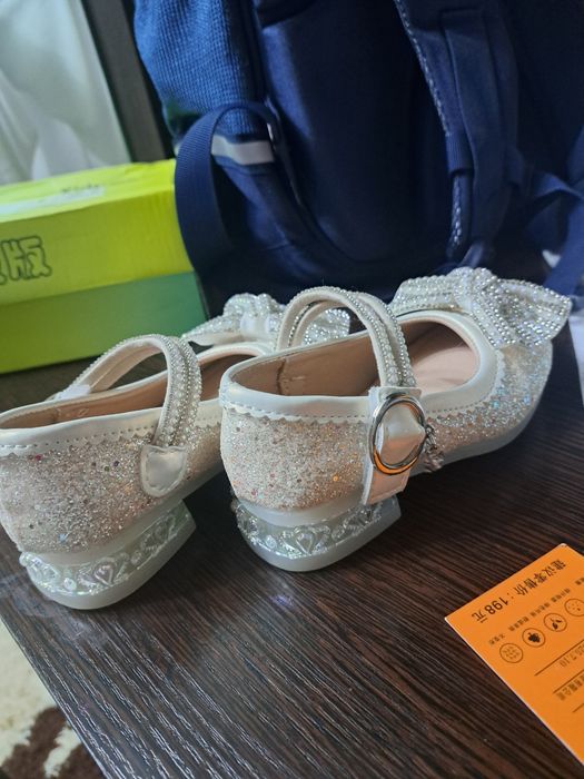 Туфелька на девочку