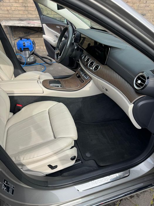 Vând Mercedes Benz E 300 GARANȚIE