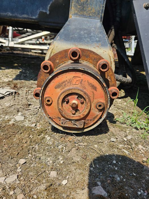 Butuc masina autopropulsata de erbicidat Nodet Performer