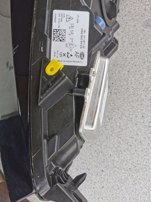 Far dreapta bi xenon  led jaguar XE x760 import Germania