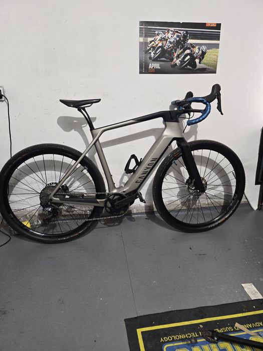 Карбонов електрически гравел велосипед Canyon bosch performance cx