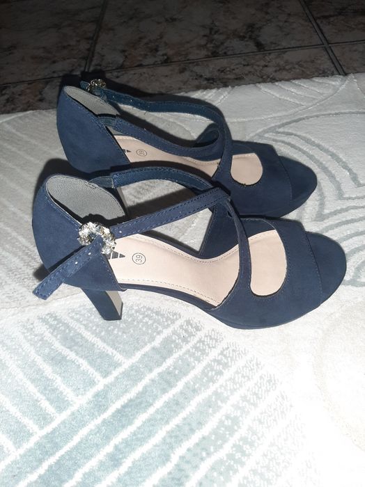 Дамски обувки с ток