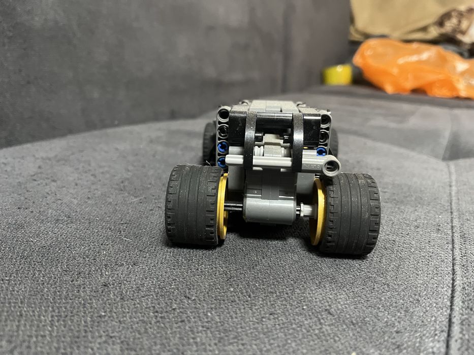 Машинка лего инерционная