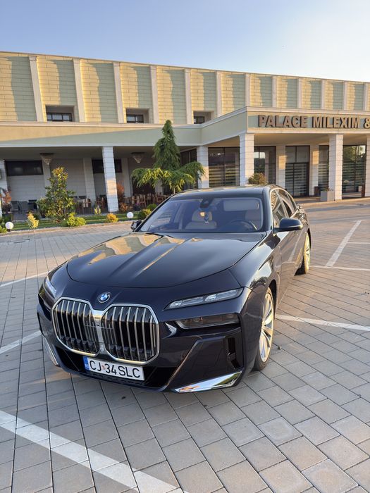 DE VANZARE BMW 7 40d    G70