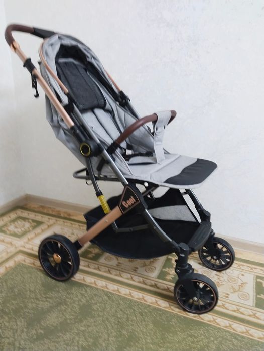 Продам Детскую  коляска
