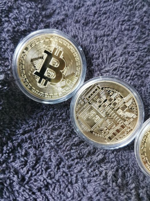 Bitcoin criptomoneda decorativa. BTC metal + protectie