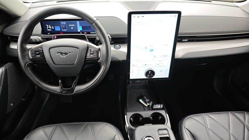 Ford Mustang Mach-E electric drive 216 kW 294ks 99kwh