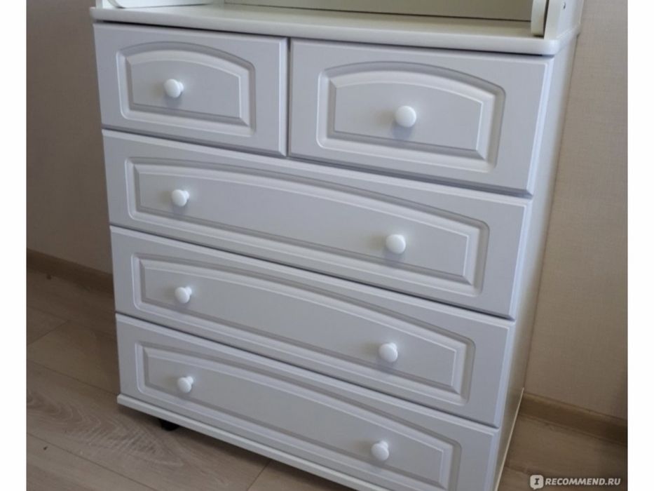 Продам Кровать детская двухярусная, комод.