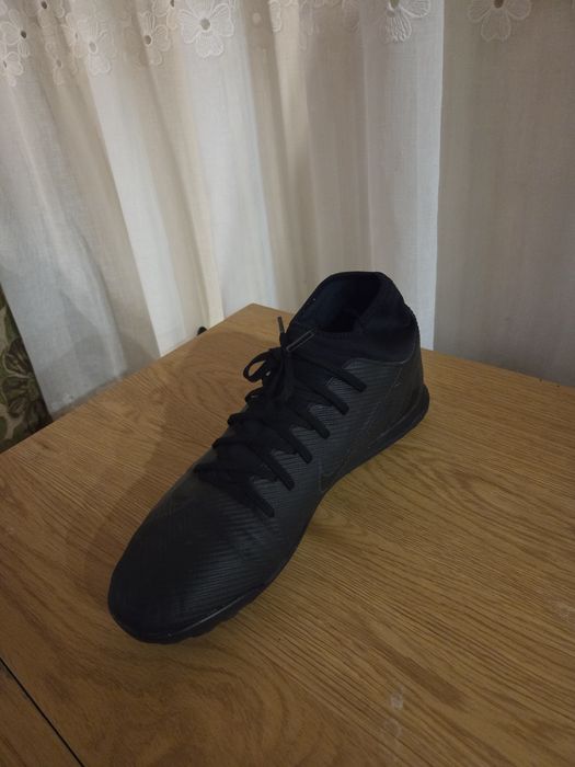 Adidasi Fotbal Nike, Mărimea 42,5