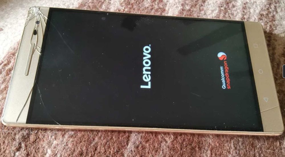 Флагман 3Д-Камерофон Lenovo Tango с самым большим у смартфонов экраном