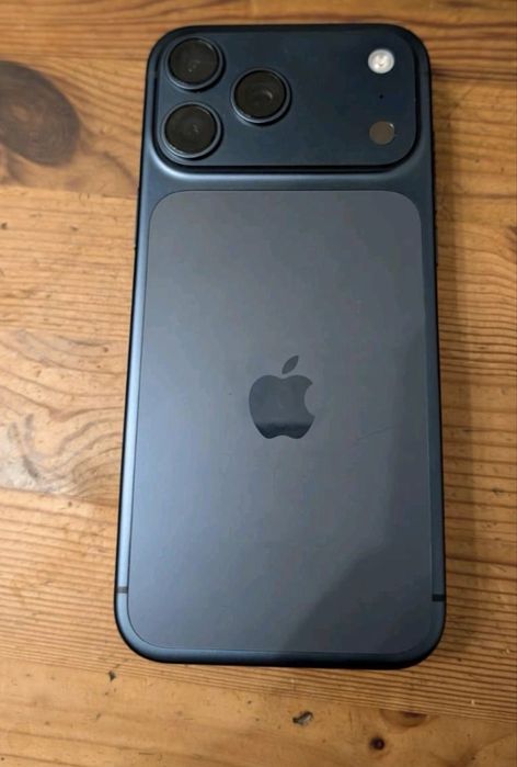 Iphone 17 pro 256 blue