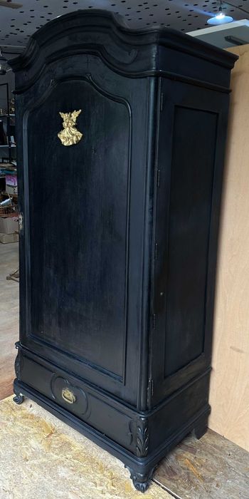 Sifonier Art Nouveau; Vintage din Lemn masiv cu element auriu; Dulap